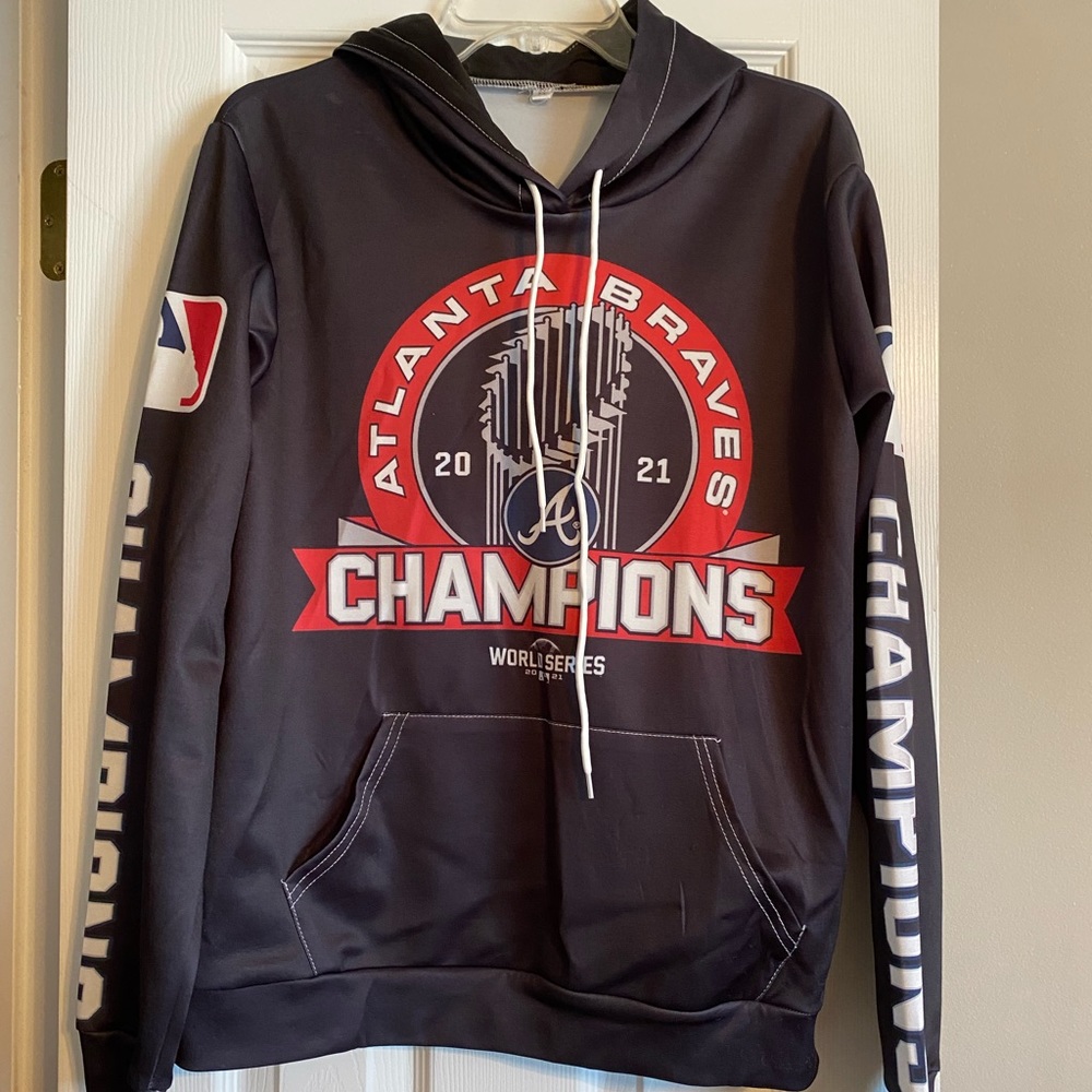 Very thin Braves pullover- runs small